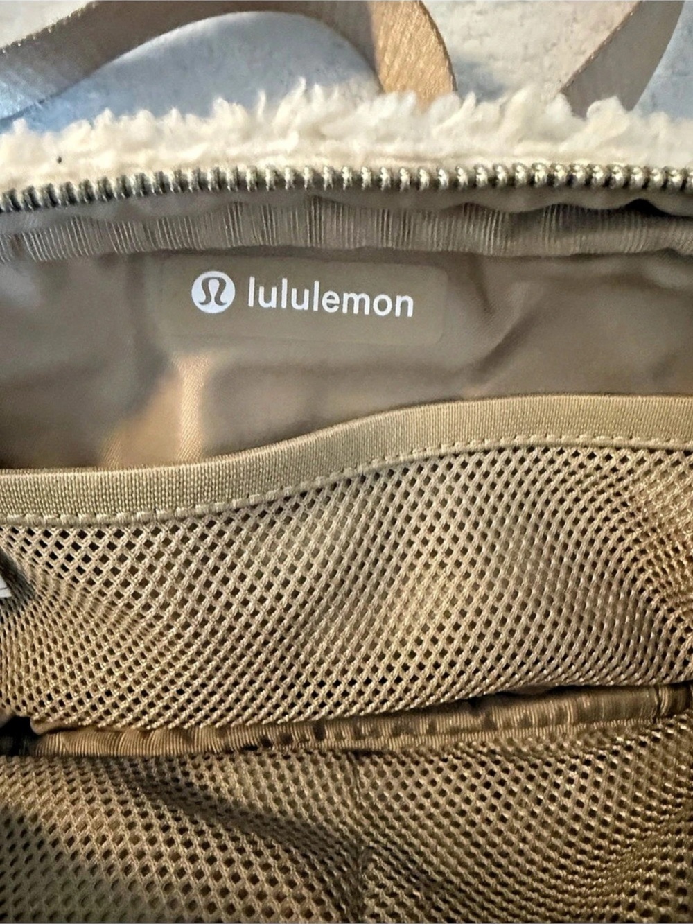 lululemon Everywhere Belt Bag 1L Fleece Beige - Picture 8 of 9